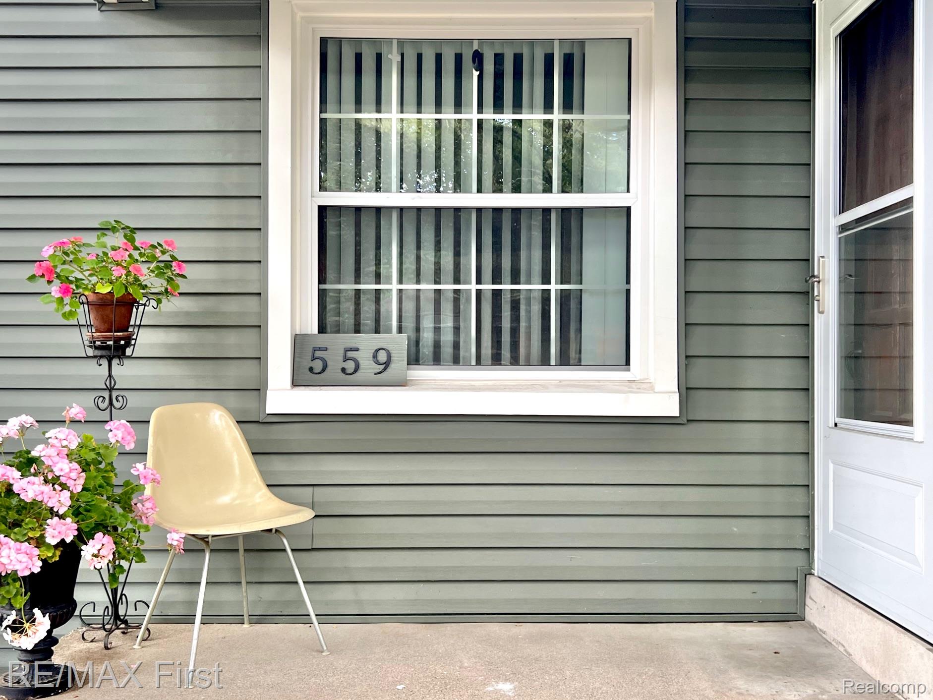 559 Gardendale Street