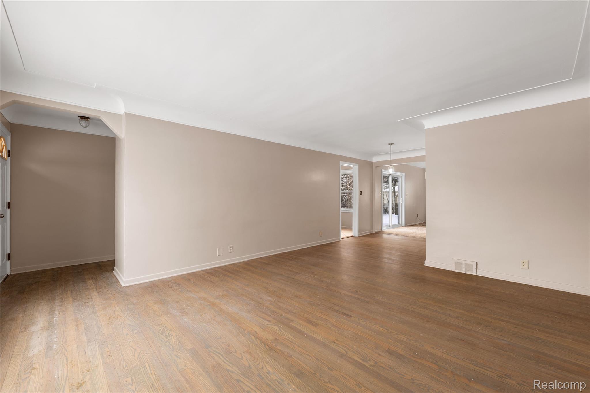 Grosse Pointe City, Michigan 48236, United States, 3 Bedrooms Bedrooms, ,2 BathroomsBathrooms,Residential,Active,138884