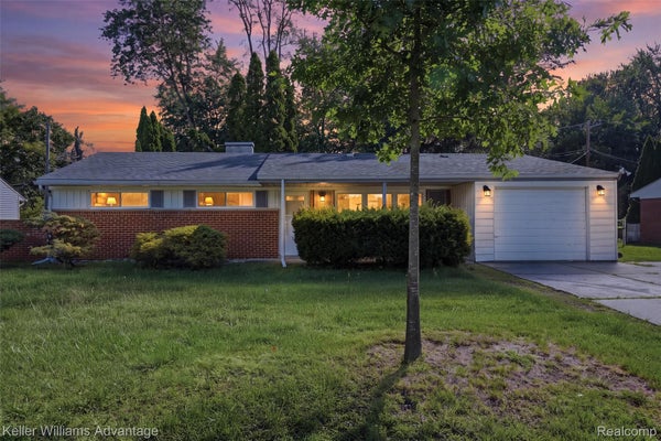 23748 E LE BOST DR, NOVI, MI 48375 - Image 75cbdd10de842e13b3ec4f8955124bb4/3470041810