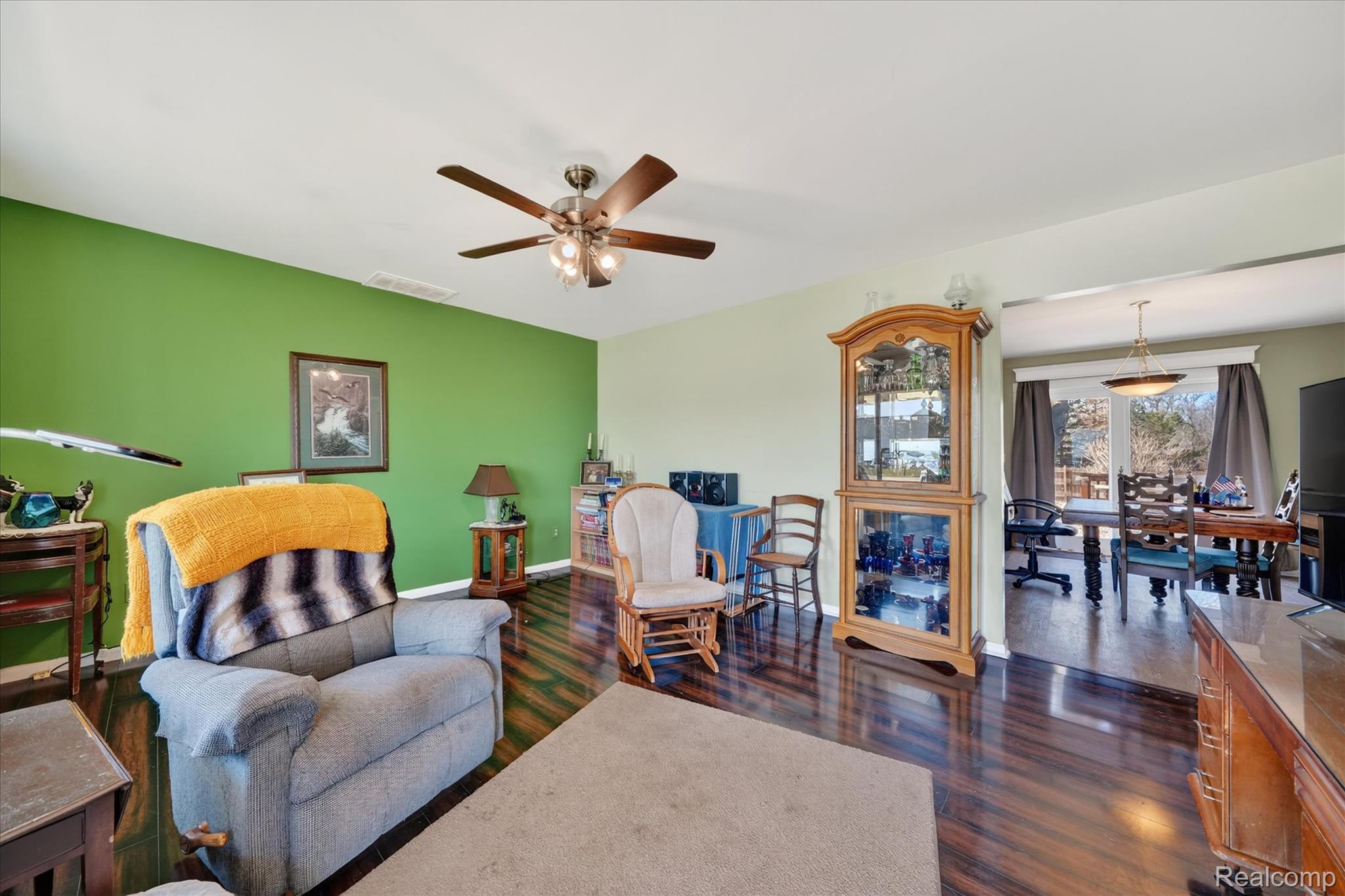 1109 Roods Lake Road