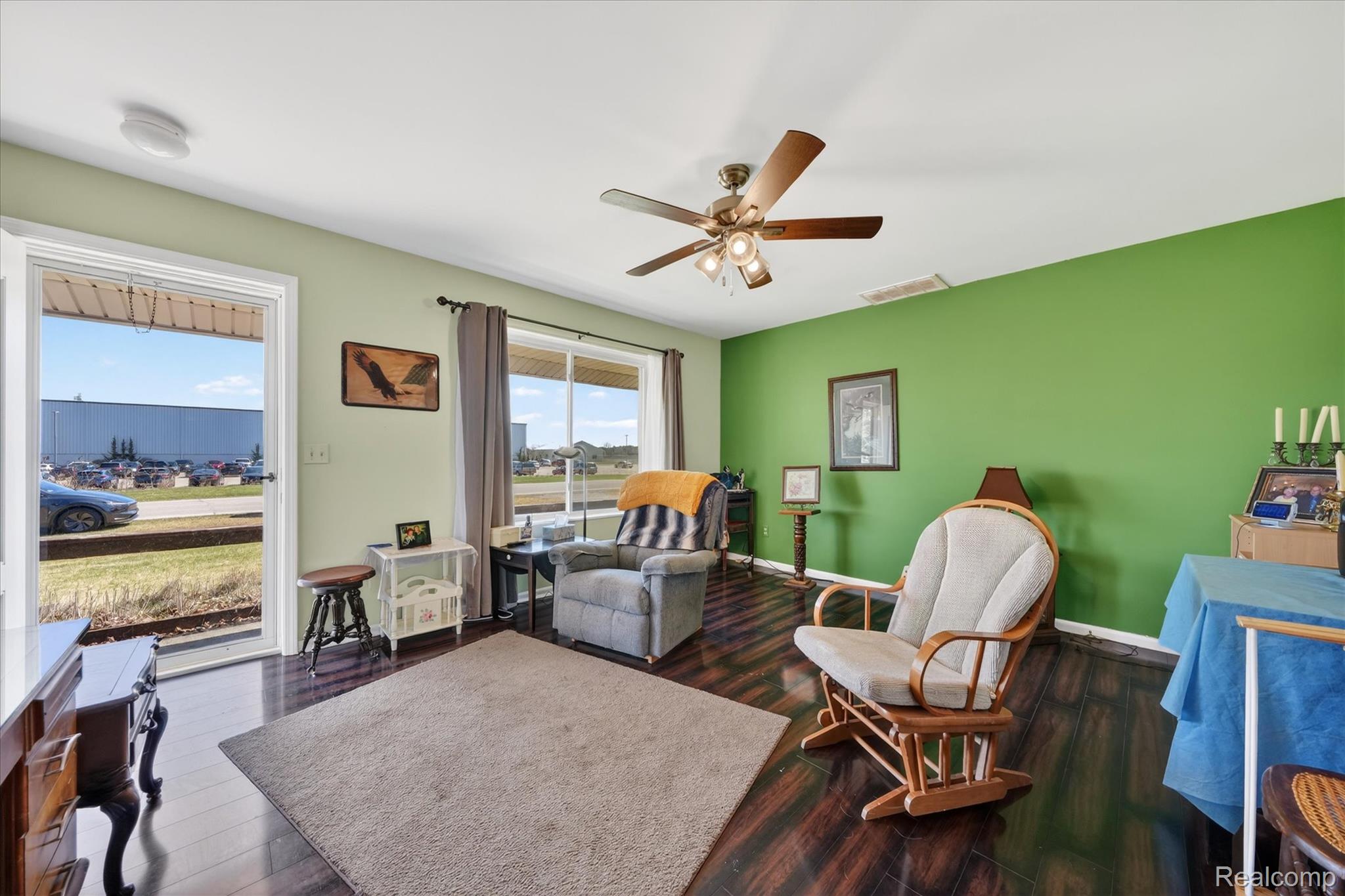 1109 Roods Lake Road