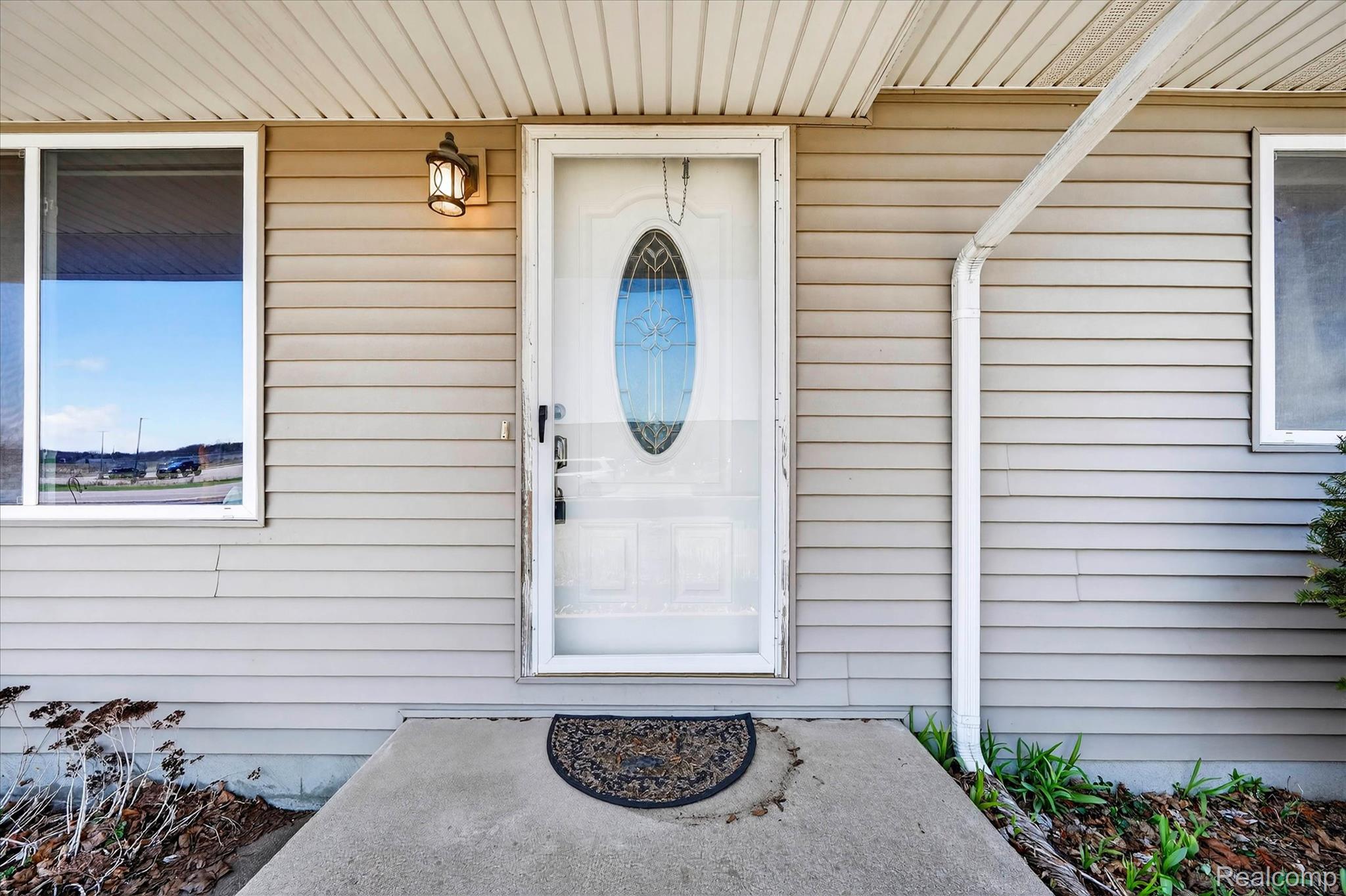 1109 Roods Lake Road