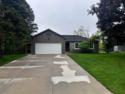 2612 SHADY HOLLOW Drive White Lake Charter Township Oakland MI 48383
