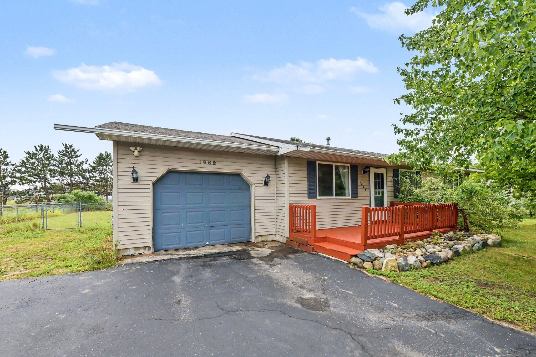1862 W Curry Drive
