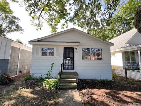 1983 Brighton Street Highland Park City MI 48203