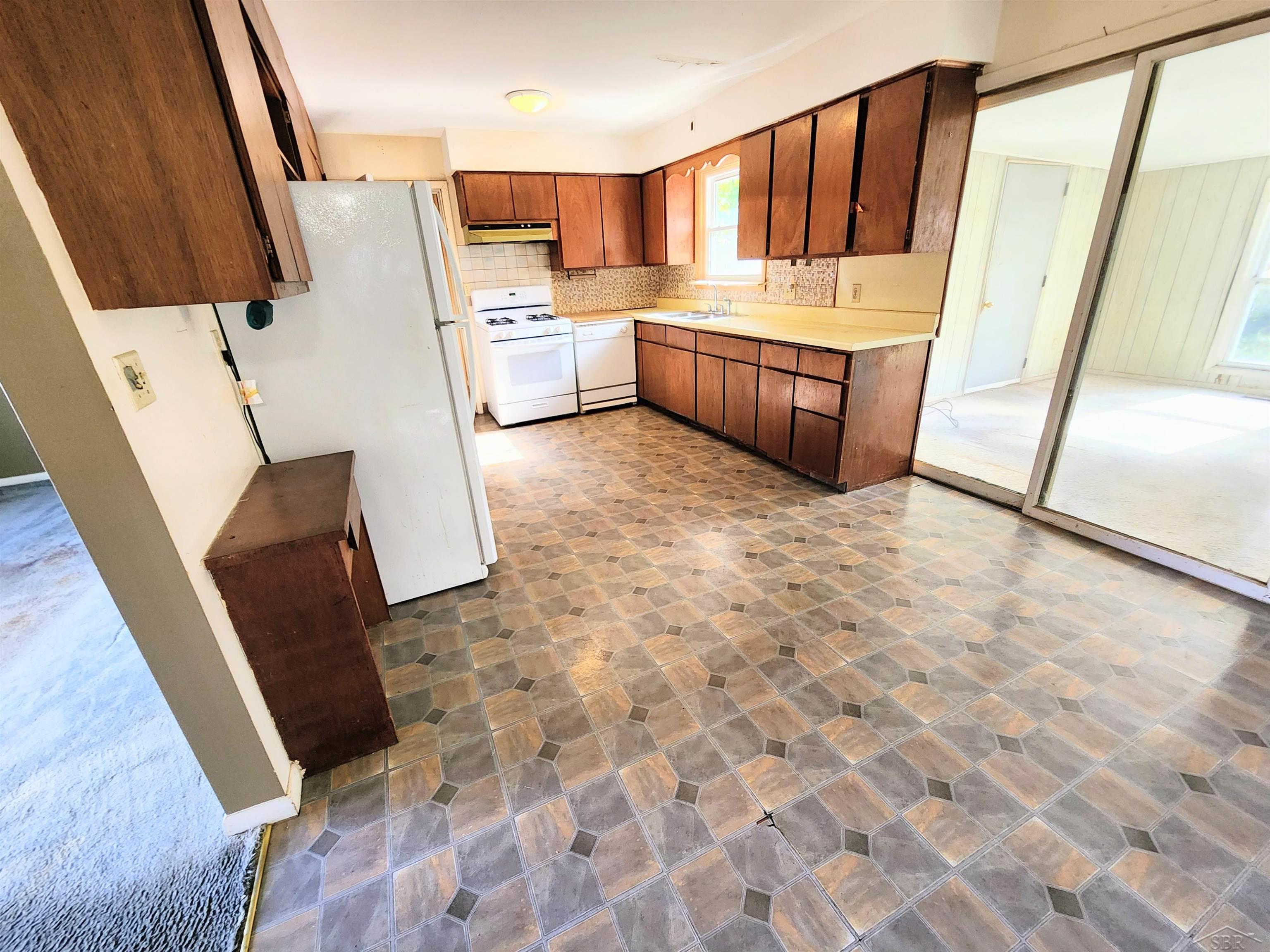 5735 W Freeland Road