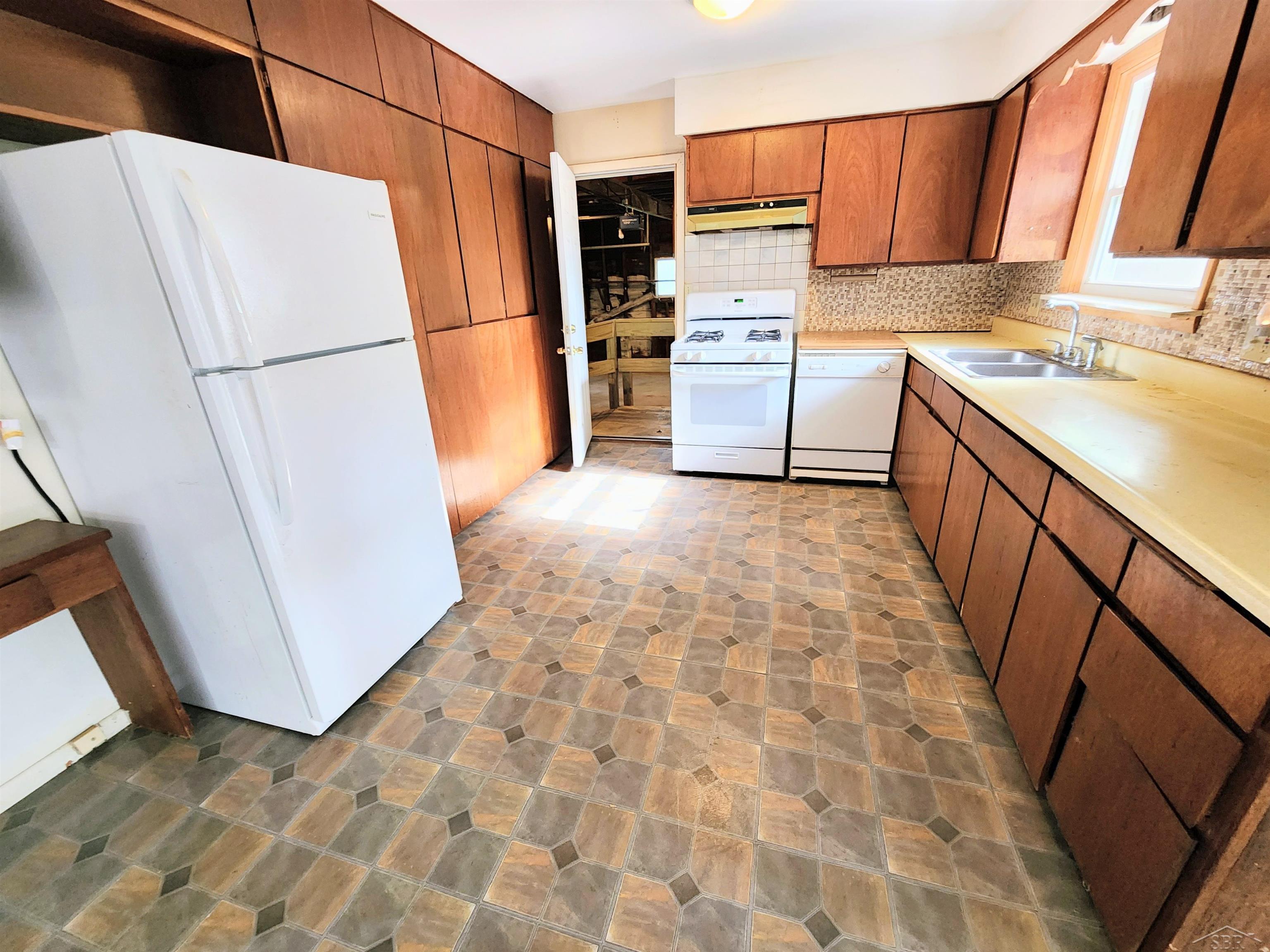 5735 W Freeland Road