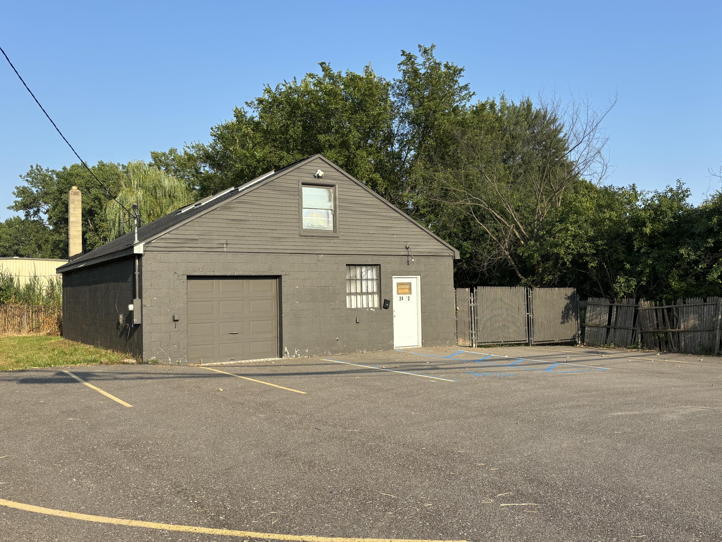 24062 Orchard Lake Road