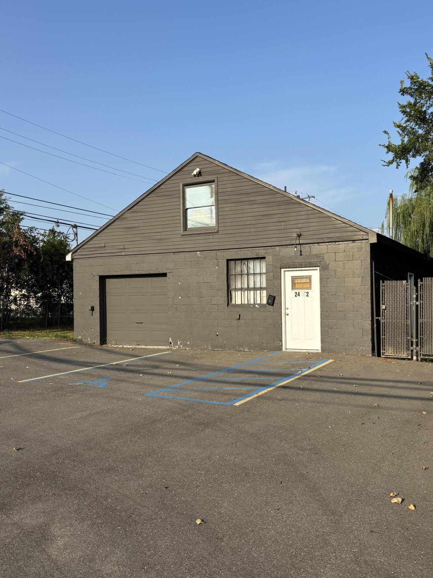 24062 Orchard Lake Road