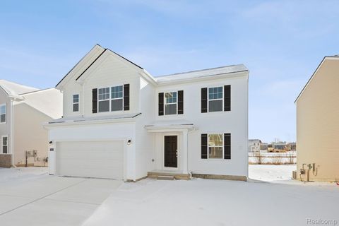 418 Hidden River W Holly Township MI 48442