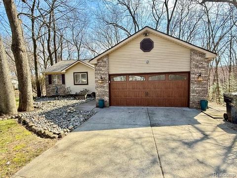 2180 Landmark Drive Oregon Township MI 48446