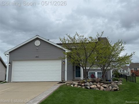 Photo of 3513 Amber Oaks Drive, Howell Township, MI 48855 (MLS # 20261028582)