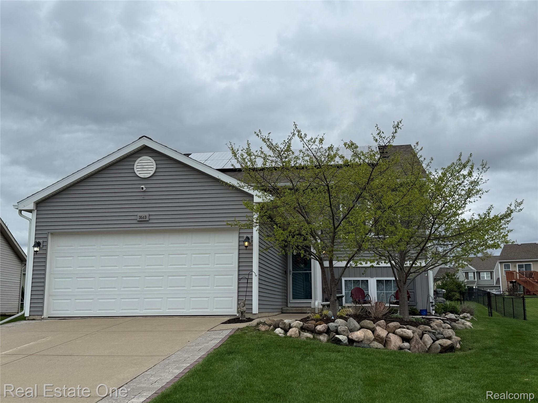 3513 Amber Oaks Drive