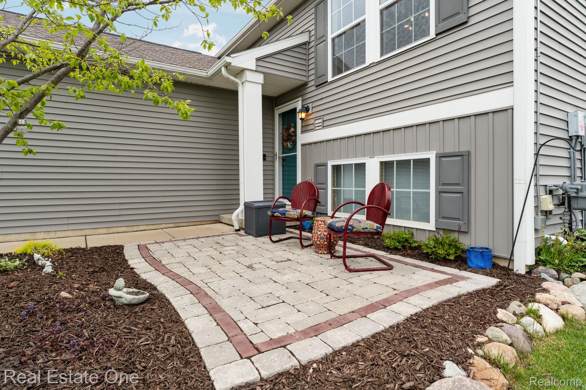3513 Amber Oaks Drive