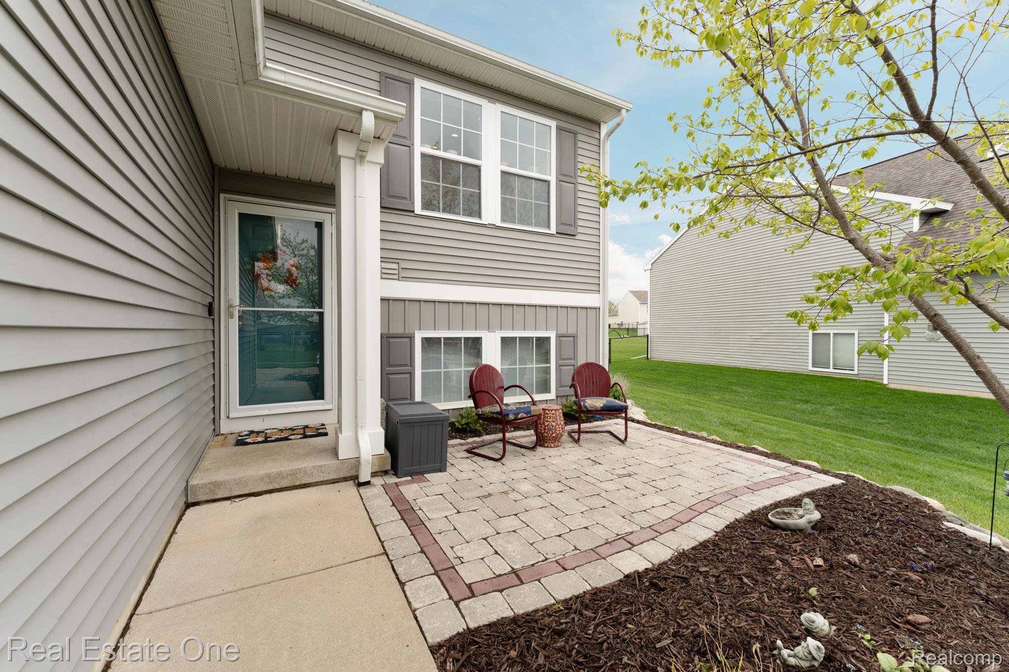 3513 Amber Oaks Drive