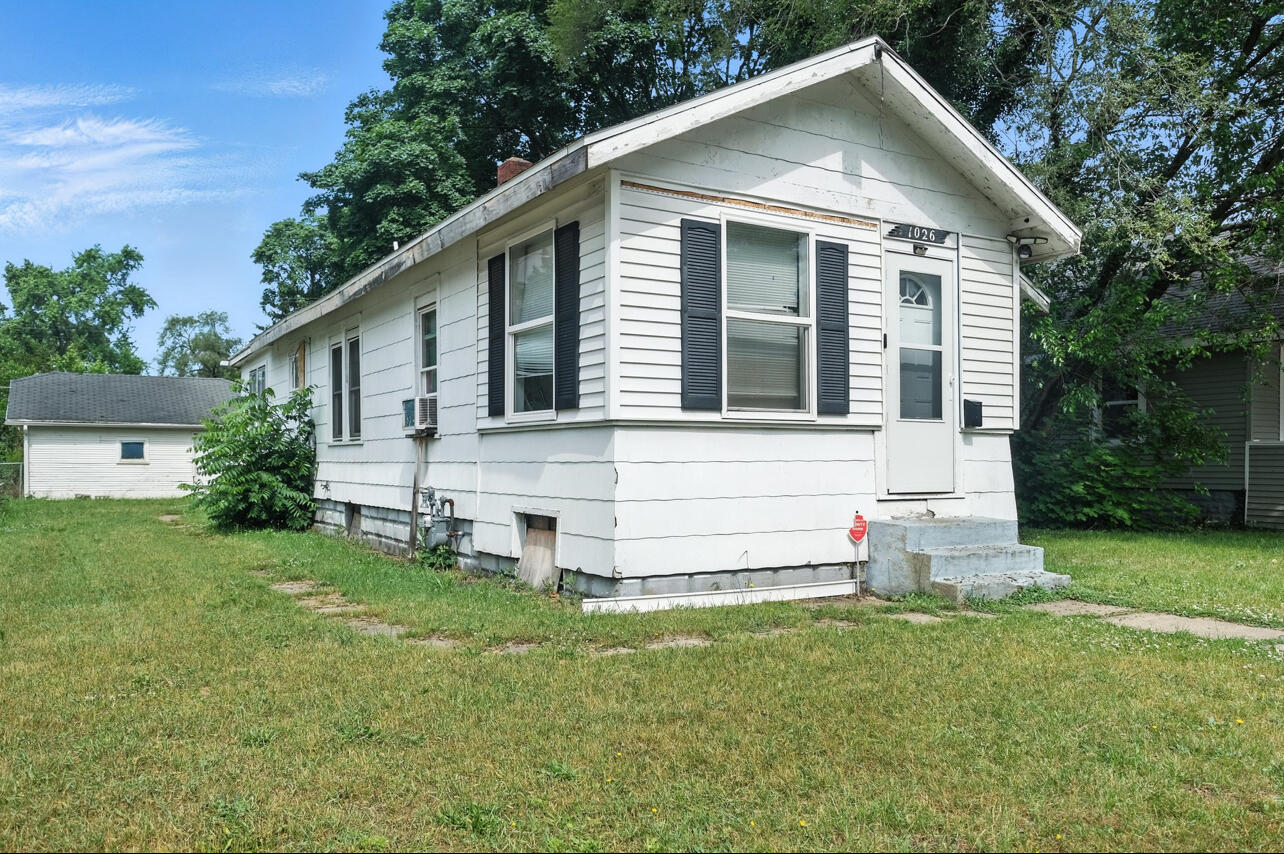 1026 Superior Street