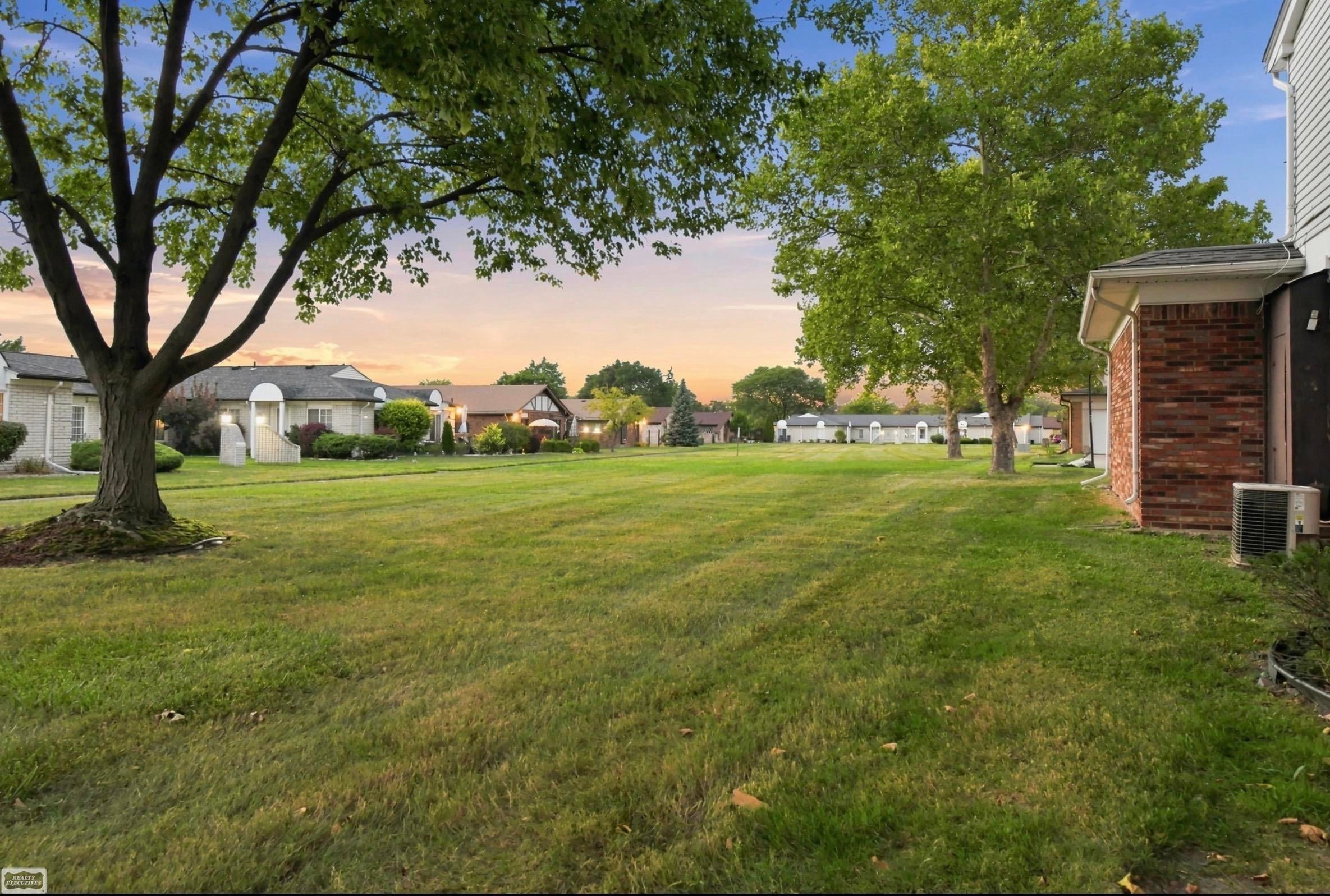 32553 Barclay Sq Square