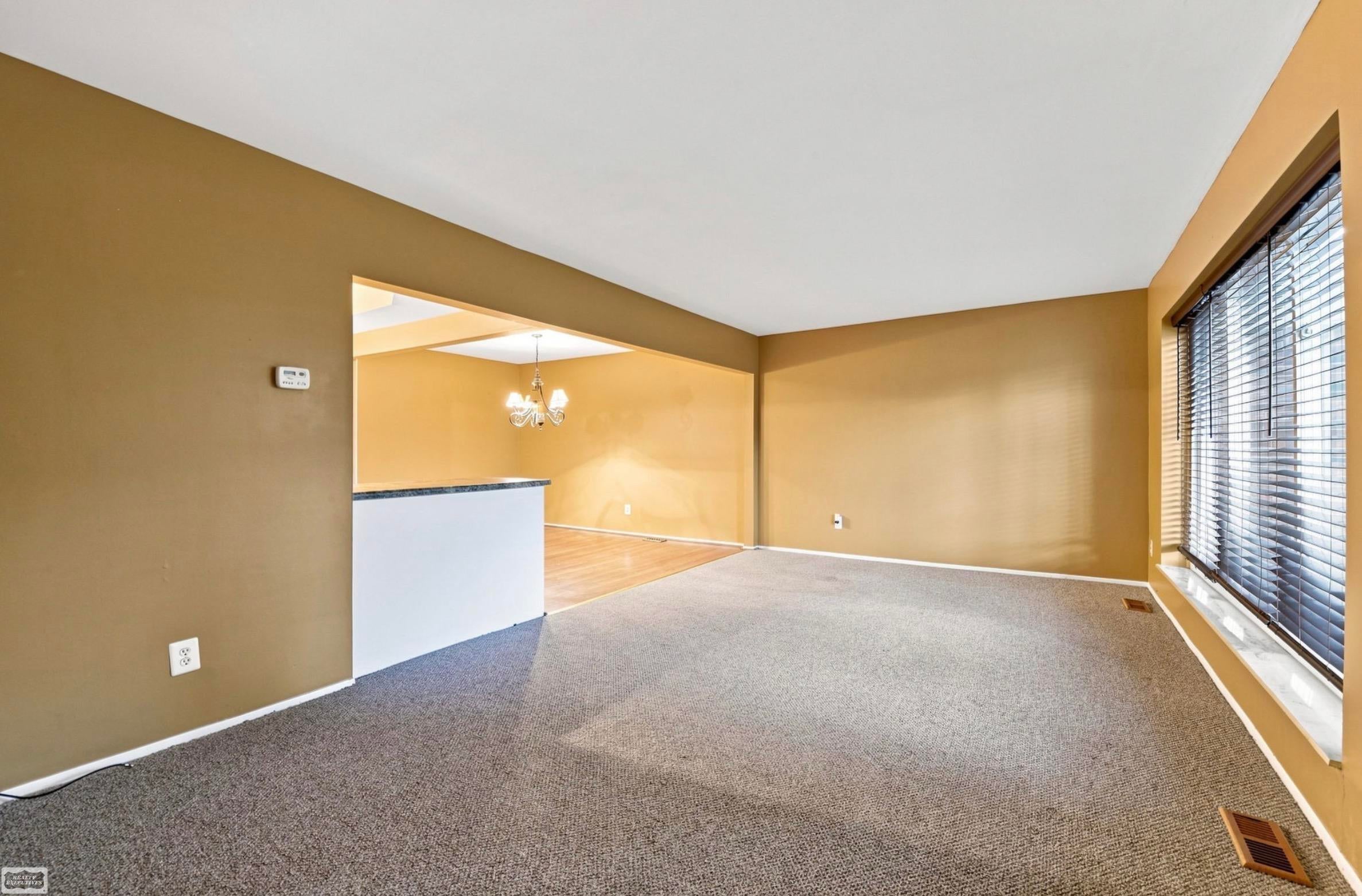 32553 Barclay Sq Square