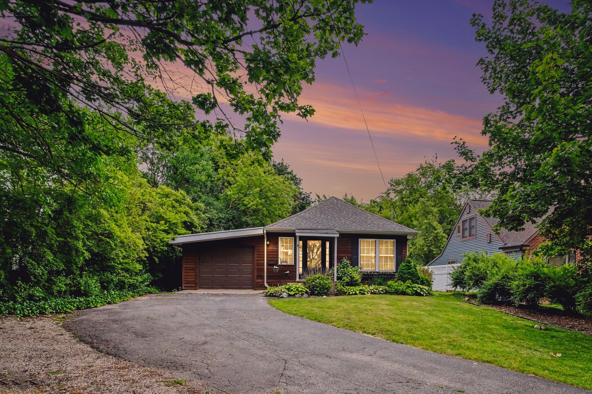 1100 Breton Road SE