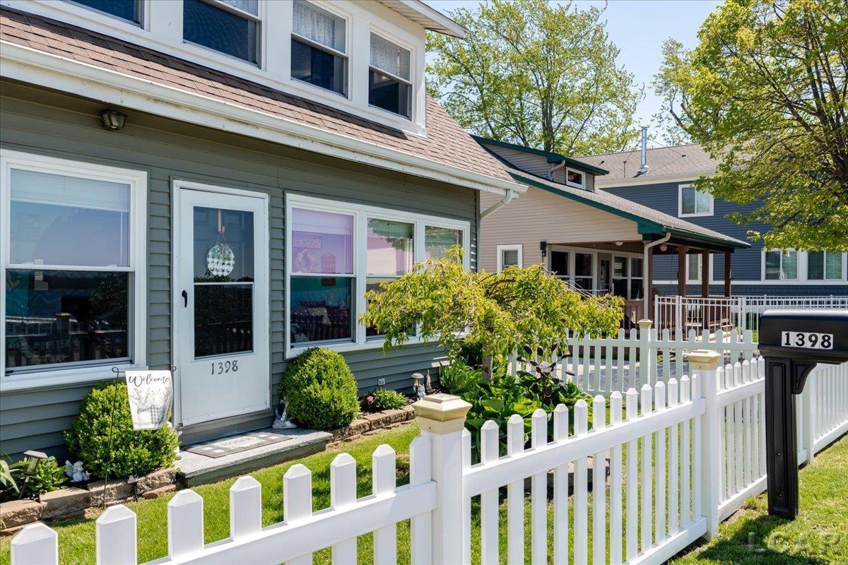 1398 Lakeshore Drive