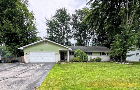 3239 N Shoreview Drive Fort Gratiot Charter Township MI 48059