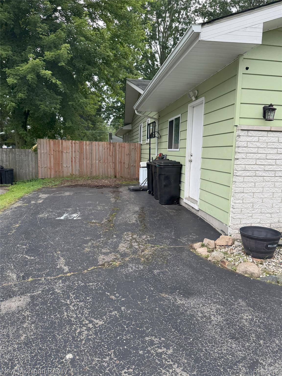 3239 N Shoreview Drive