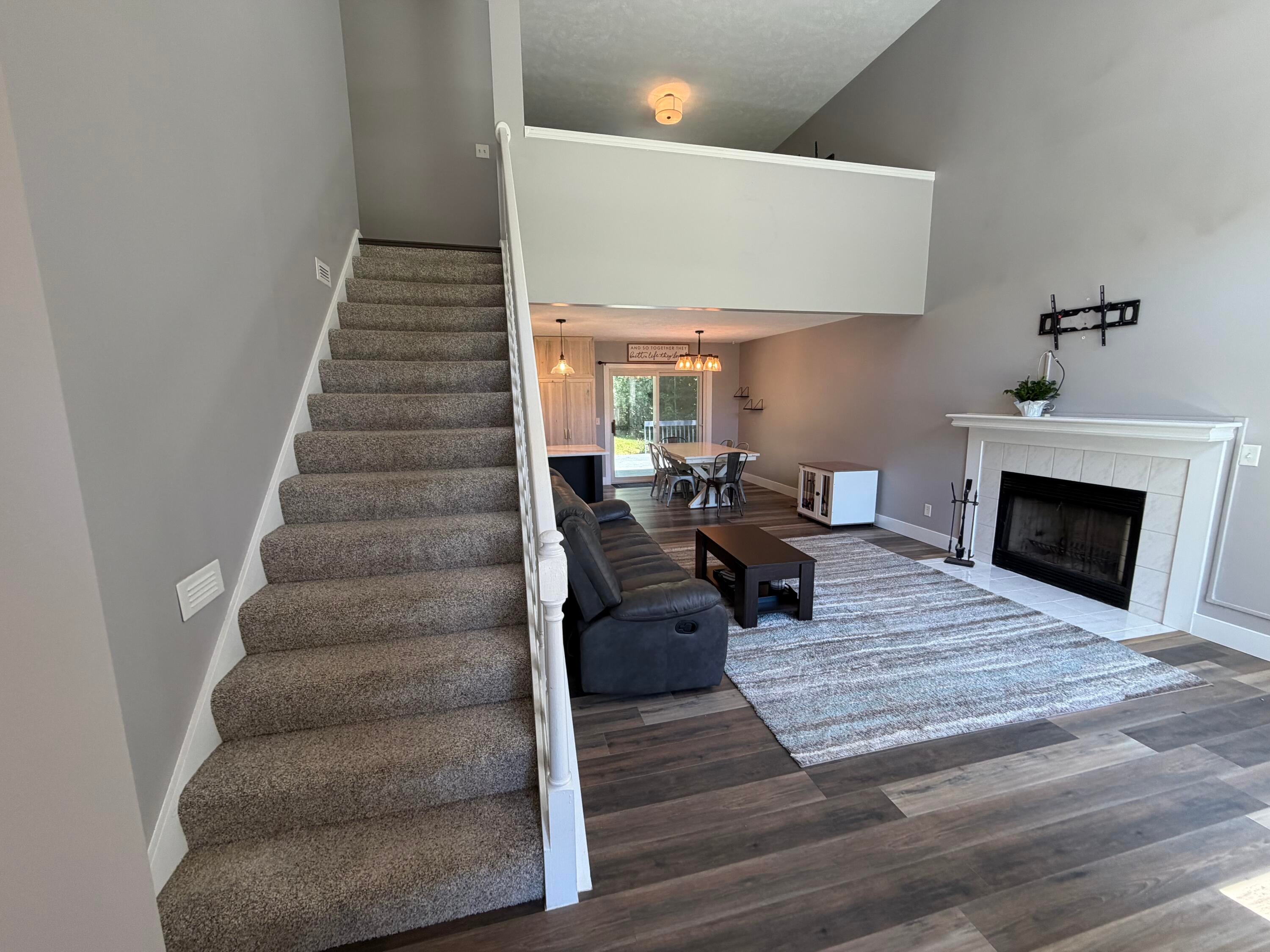 5020 Roundtree Drive