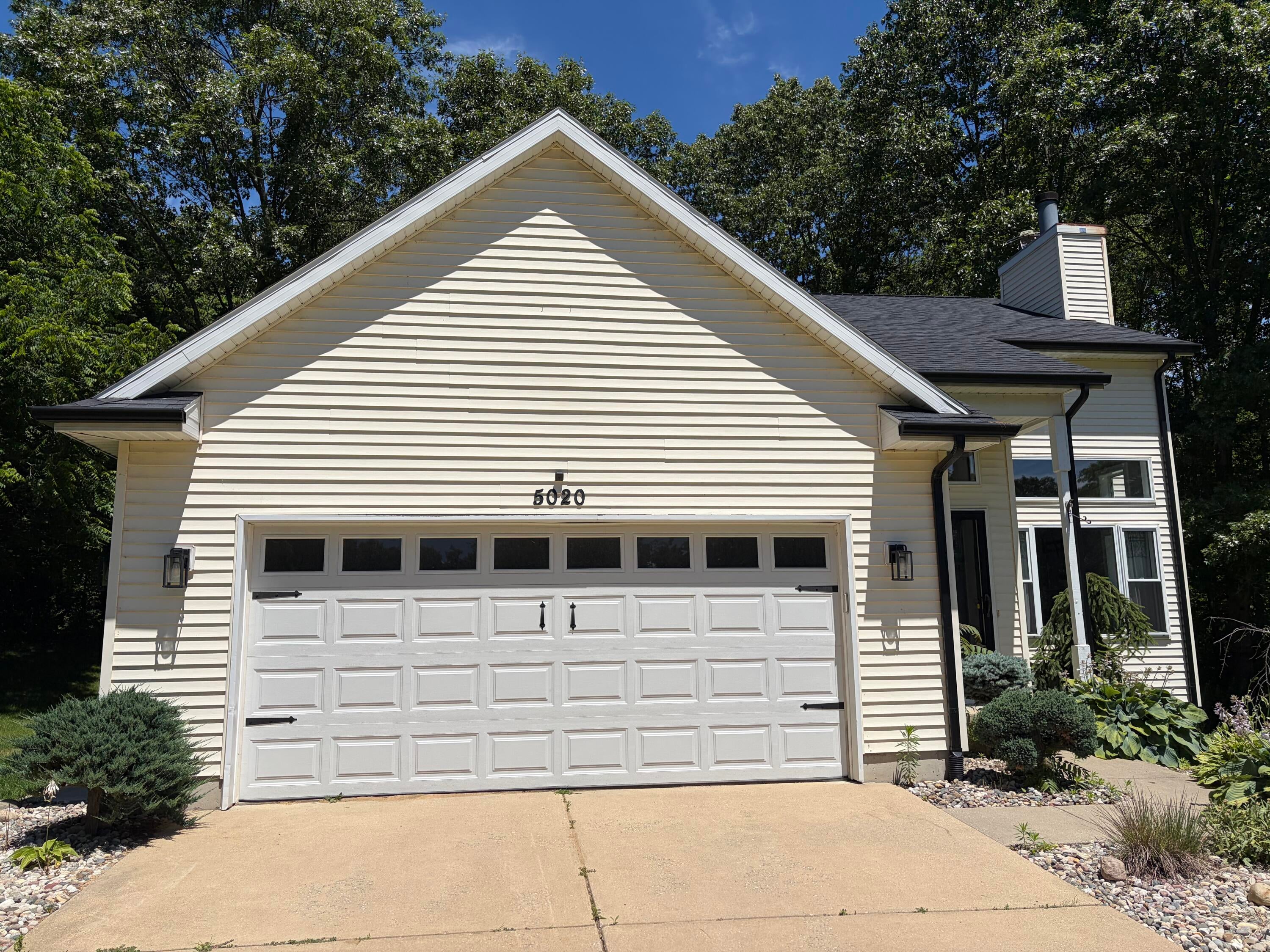 5020 Roundtree Drive