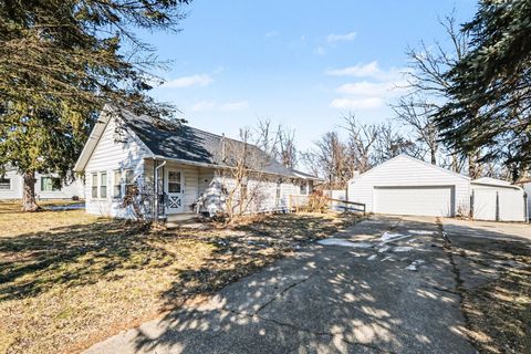 335 Dana Street NW Alpine Township MI 49321