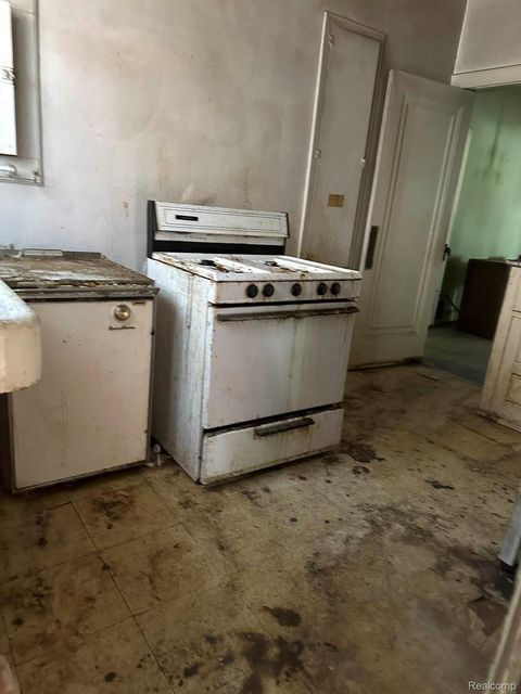 Tiny photo for 231 W Bennett Avenue, Ferndale City, MI 48220 (MLS # 20261021198)