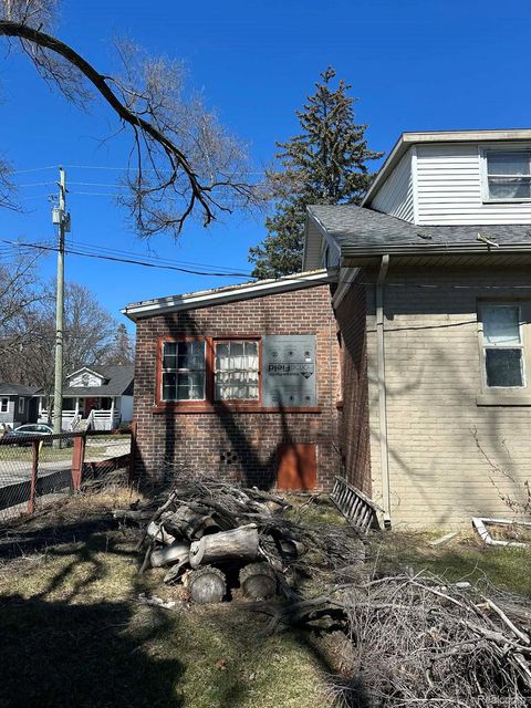 Tiny photo for 231 W Bennett Avenue, Ferndale City, MI 48220 (MLS # 20261021198)