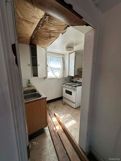 Tiny photo for 231 W Bennett Avenue, Ferndale City, MI 48220 (MLS # 20261021198)