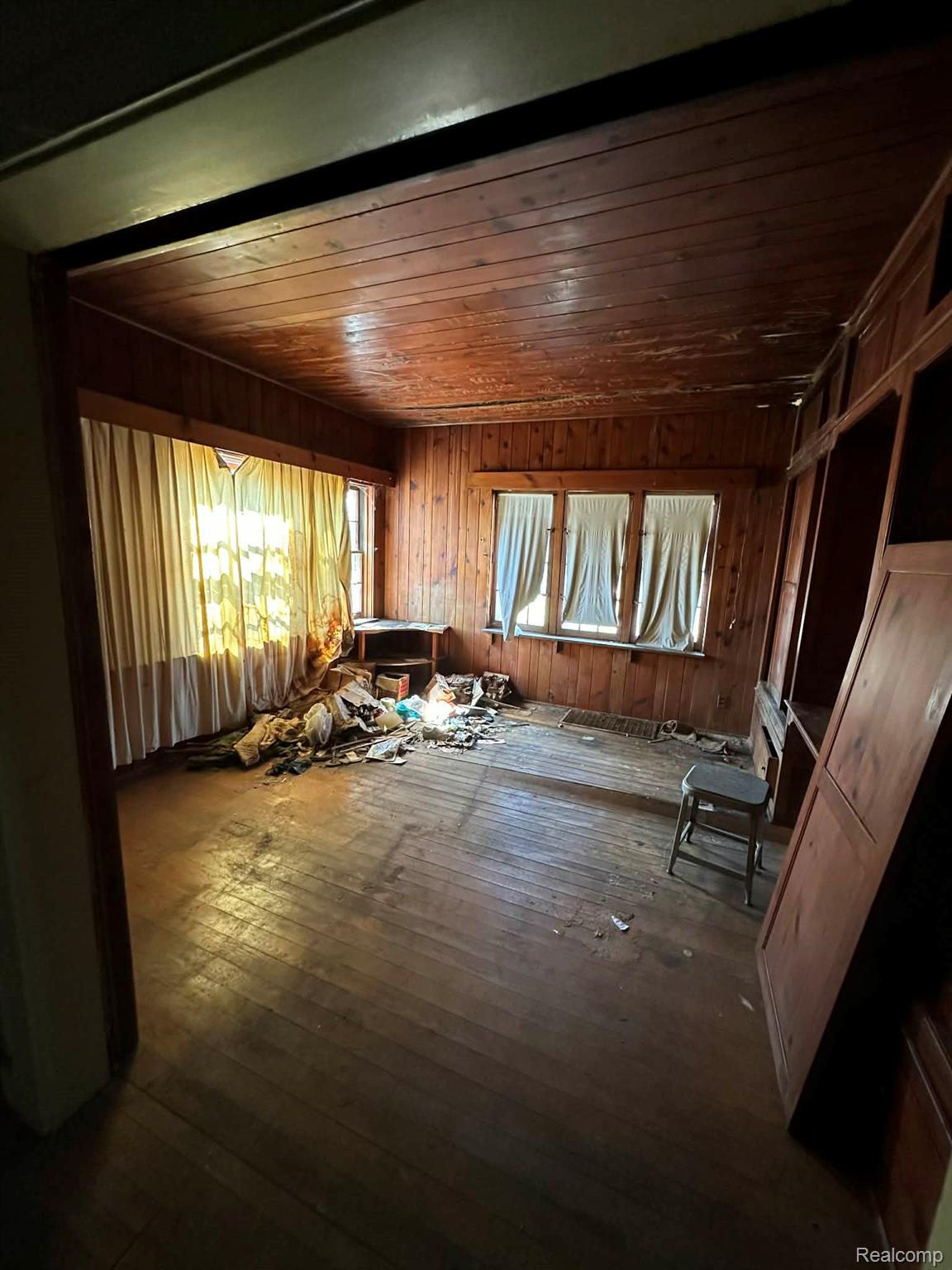 231 W Bennett Avenue