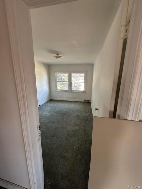 Tiny photo for 231 W Bennett Avenue, Ferndale City, MI 48220 (MLS # 20261021198)