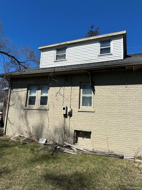 Tiny photo for 231 W Bennett Avenue, Ferndale City, MI 48220 (MLS # 20261021198)