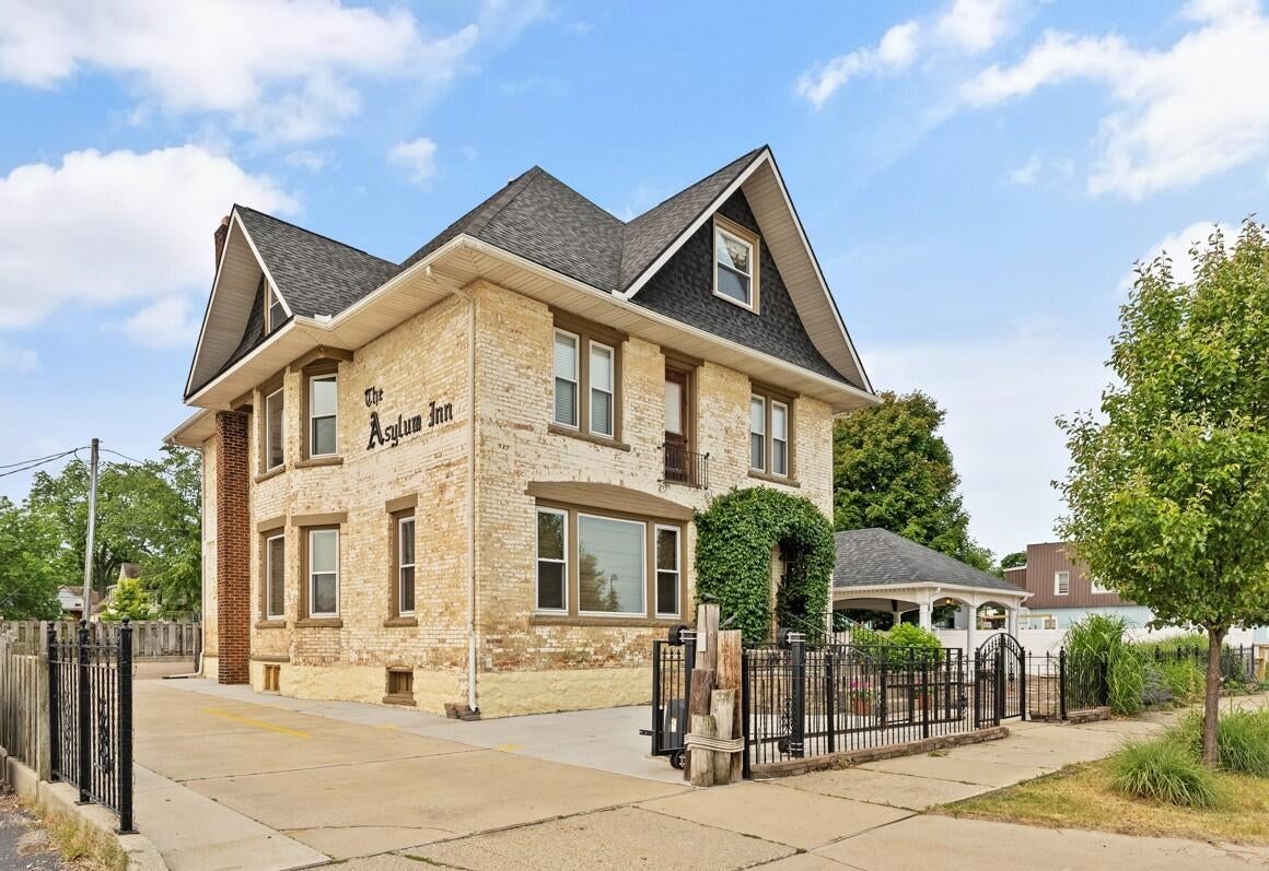 424 Huron Street