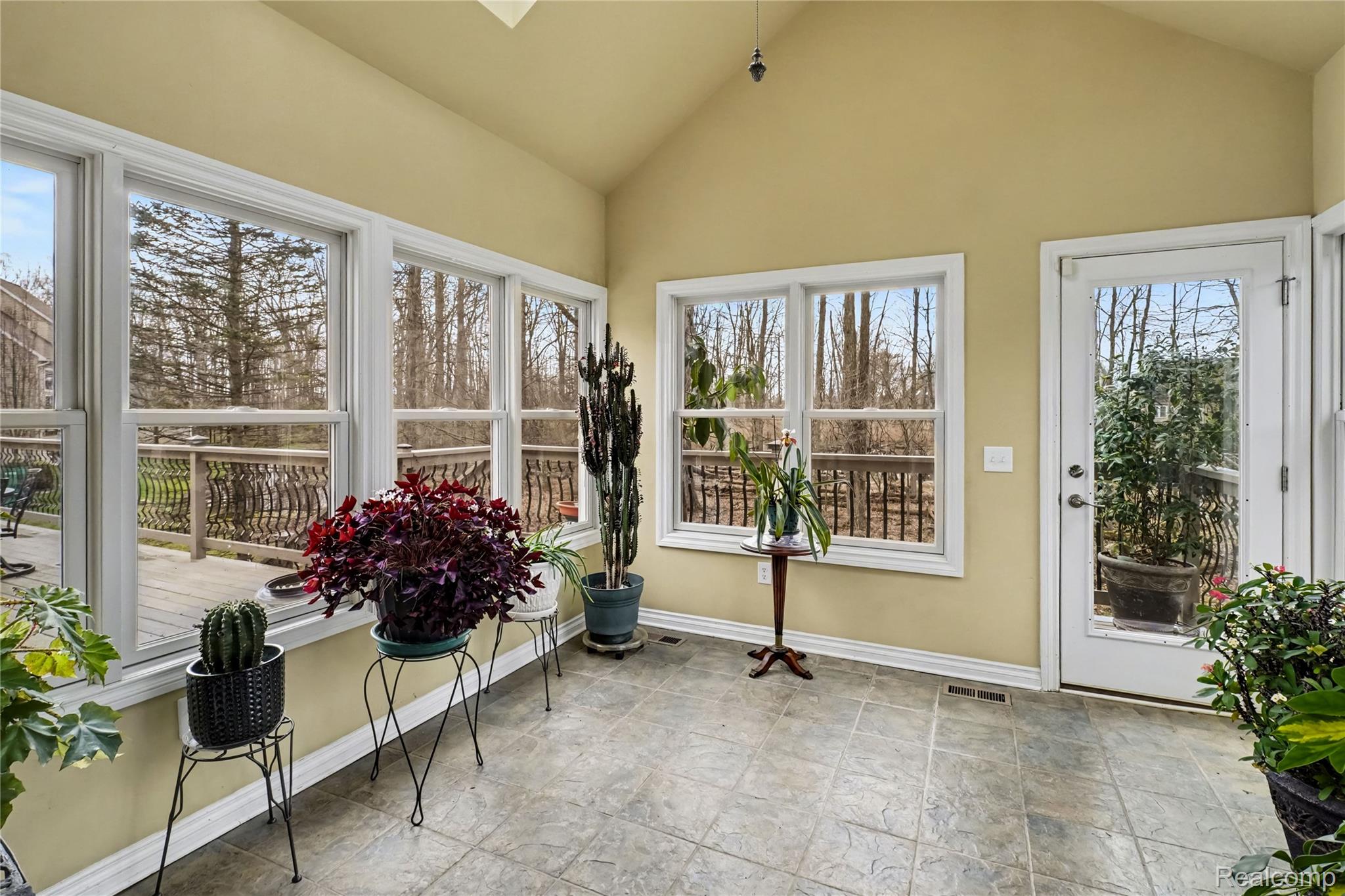 10229 Edgewood Drive