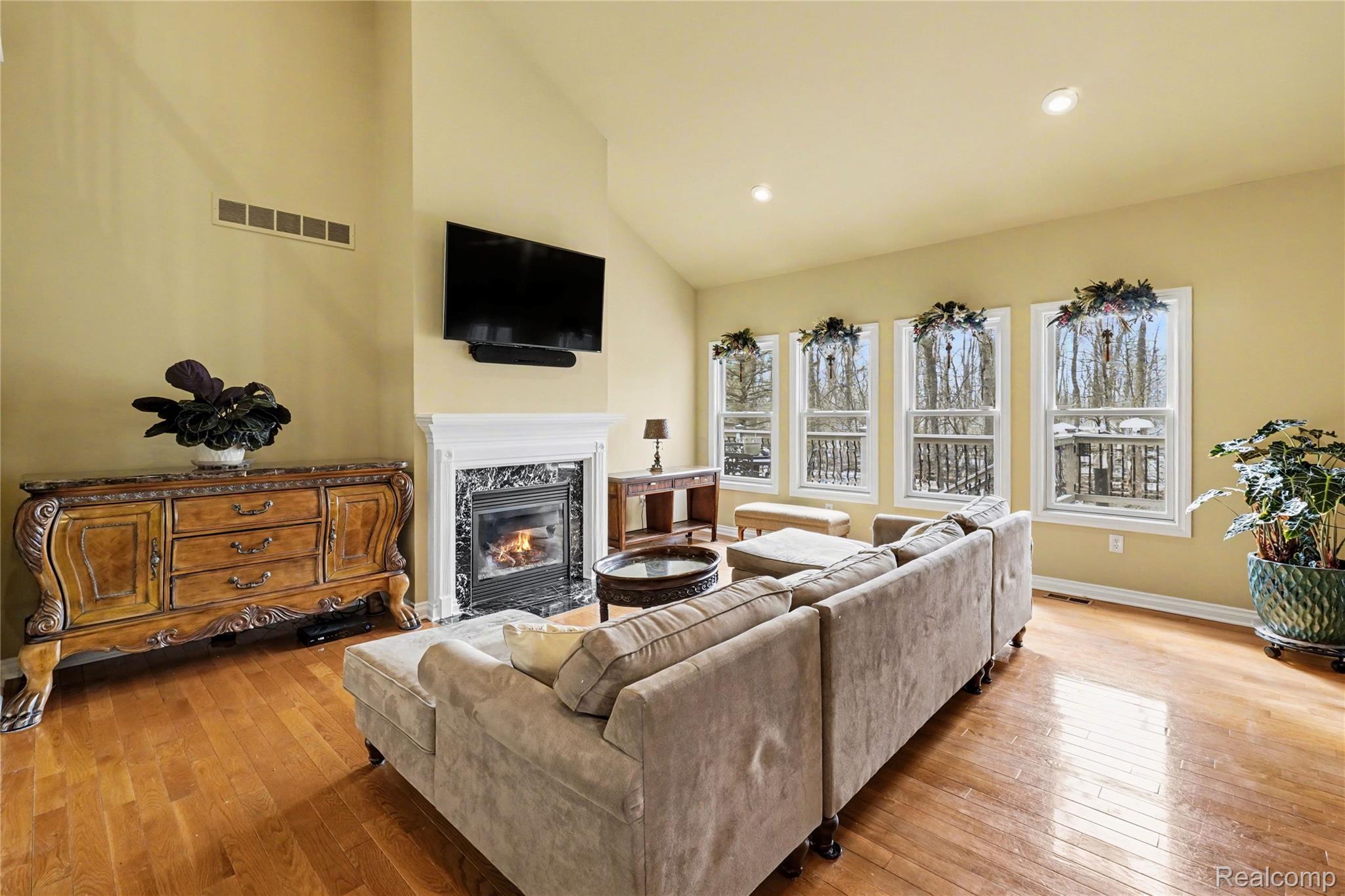 10229 Edgewood Drive