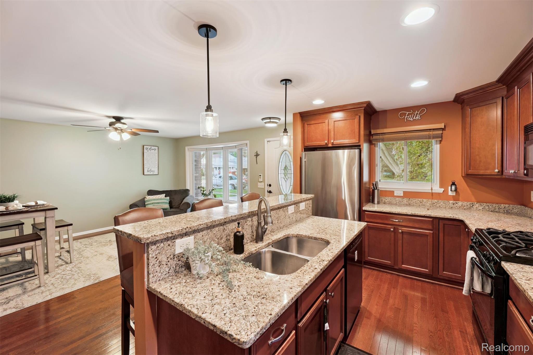 15036 Lakewood Drive