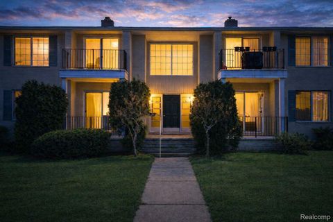 1935 Axtell Drive 3 Troy City MI 48084