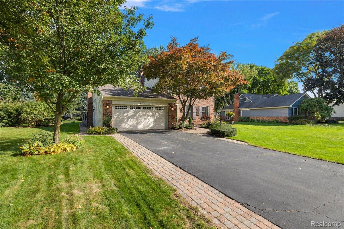 2767 Saturn Drive