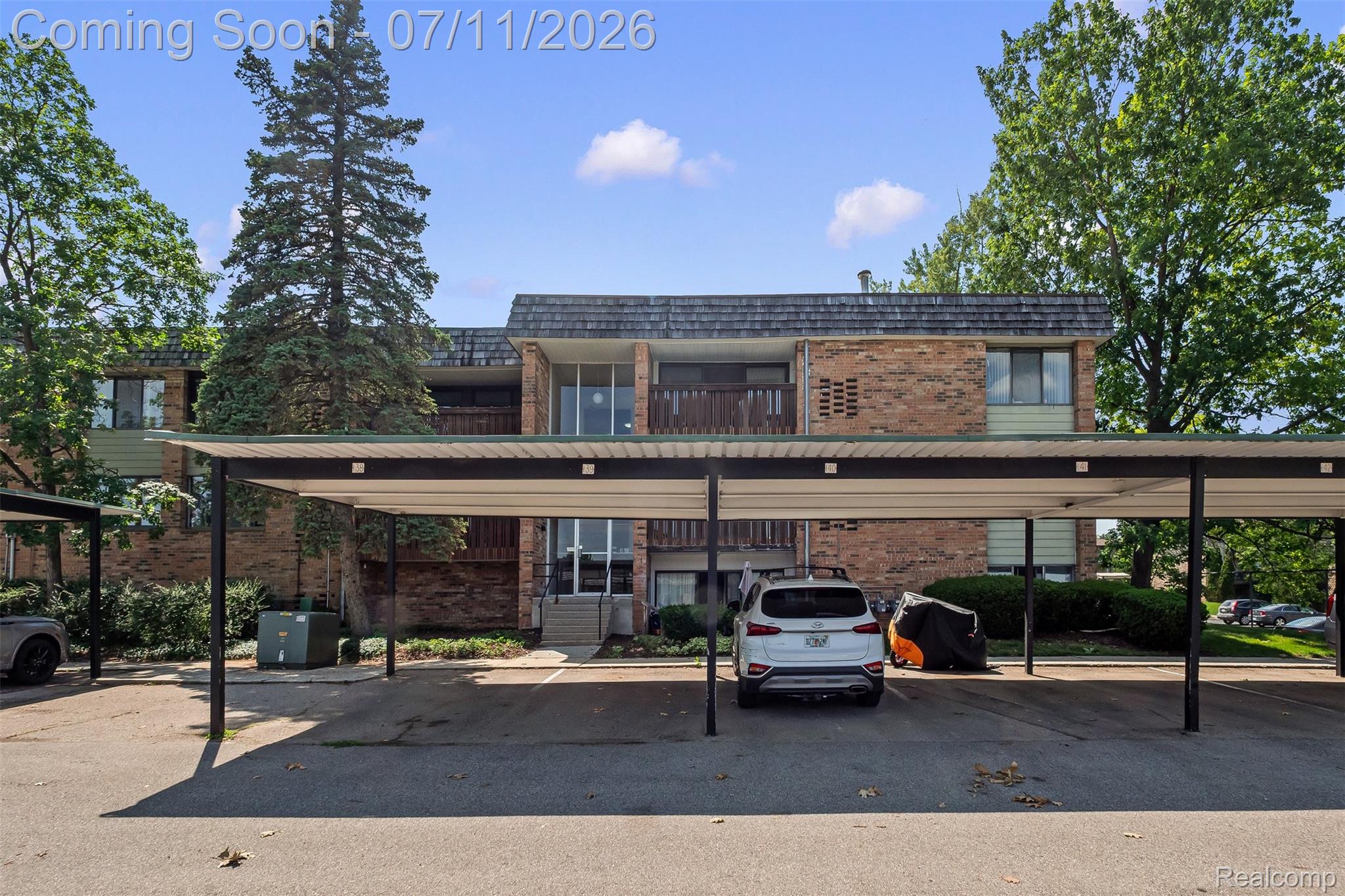 1255 S Maple Road 101