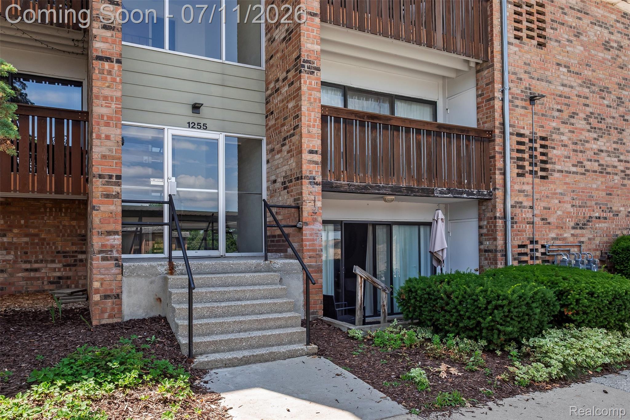 1255 S Maple Road 101
