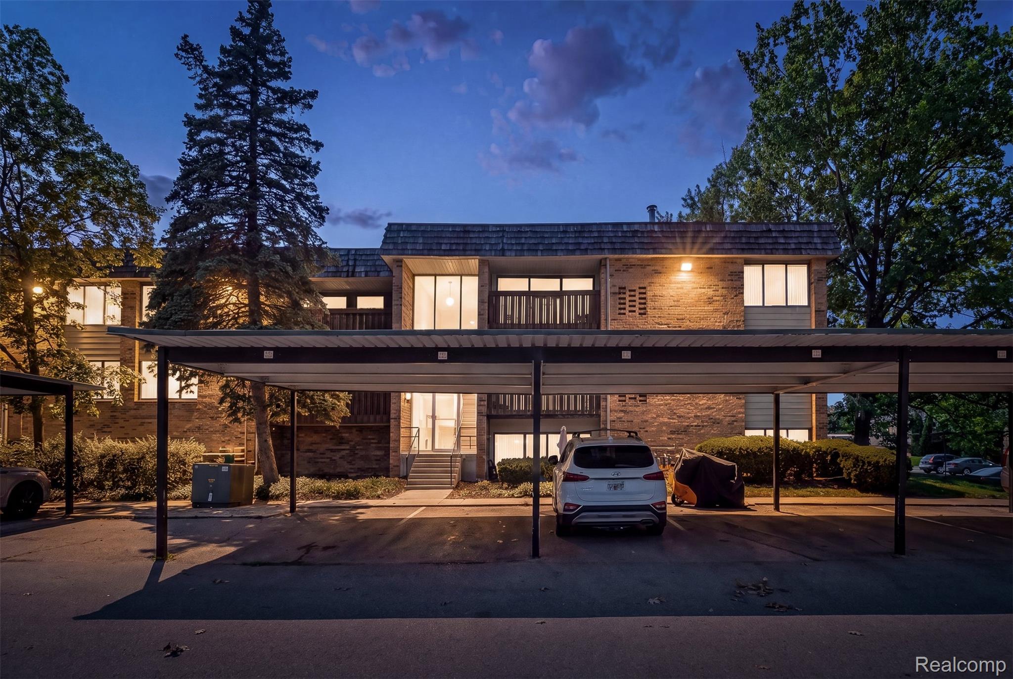 1255 S Maple Road 101