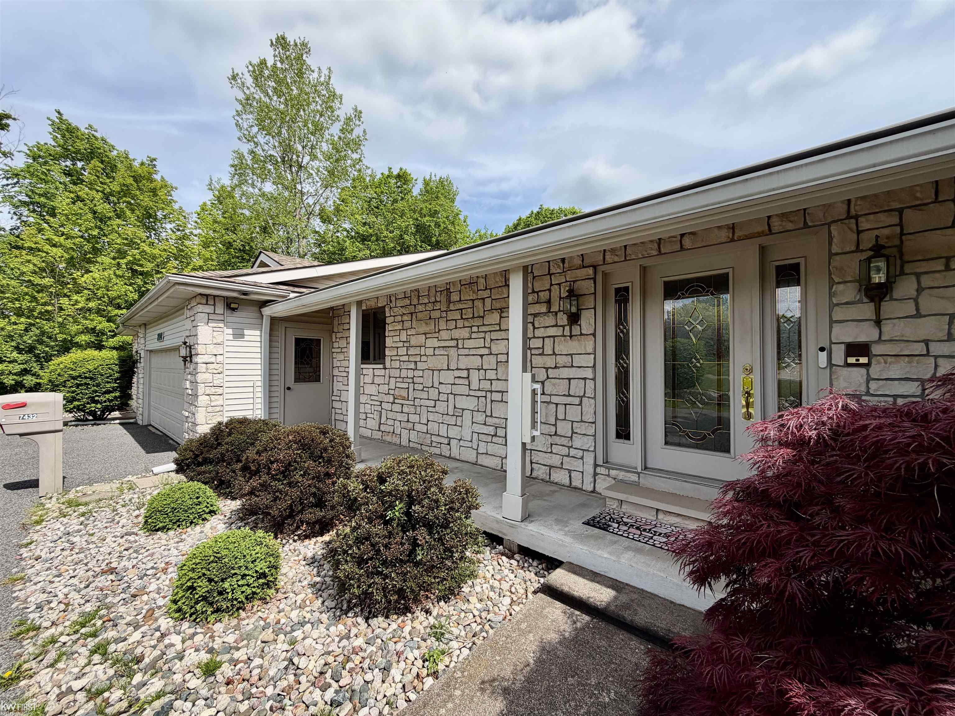 7432 River Road
