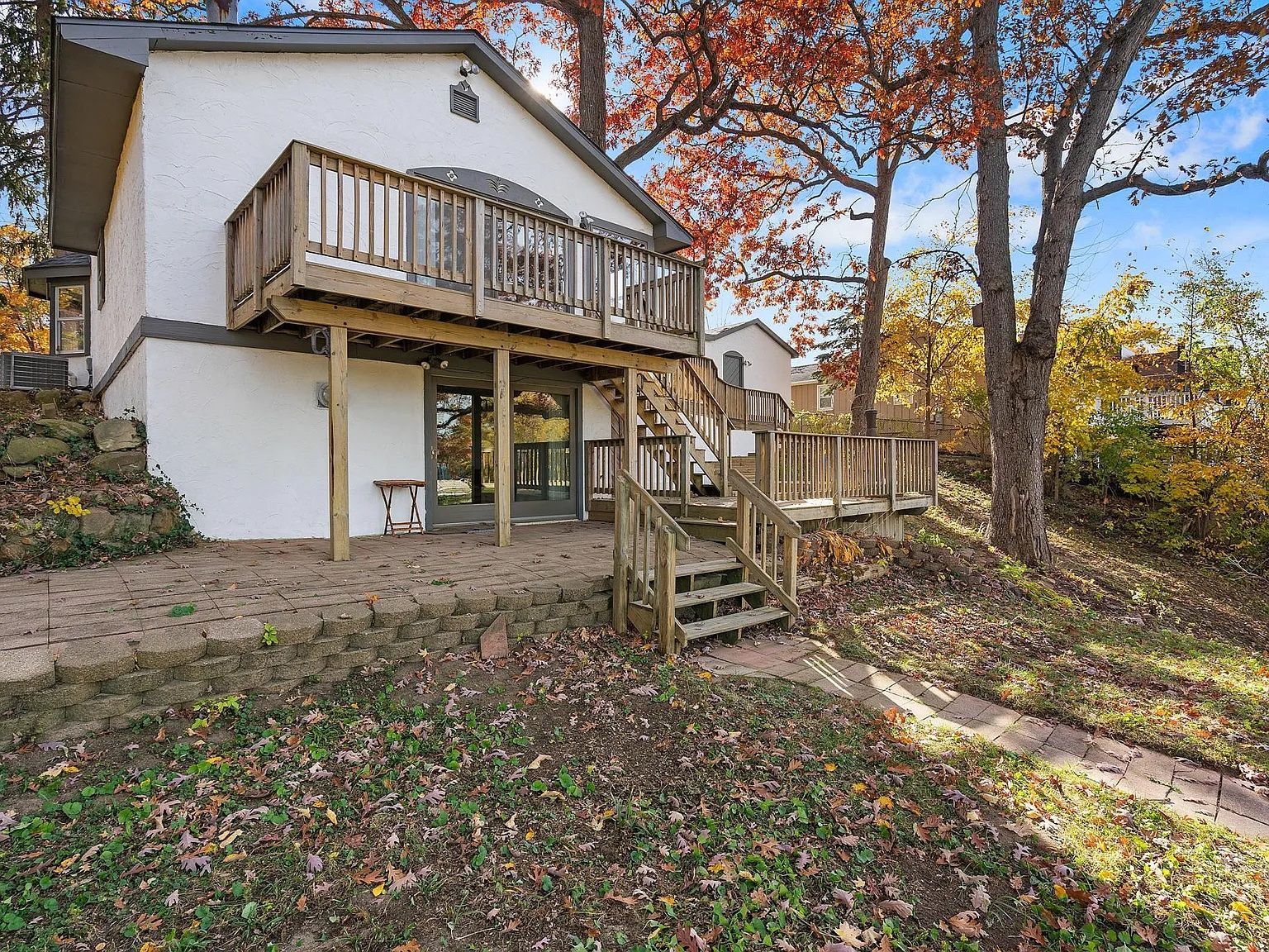 1726 W OAKLEY PARK Road