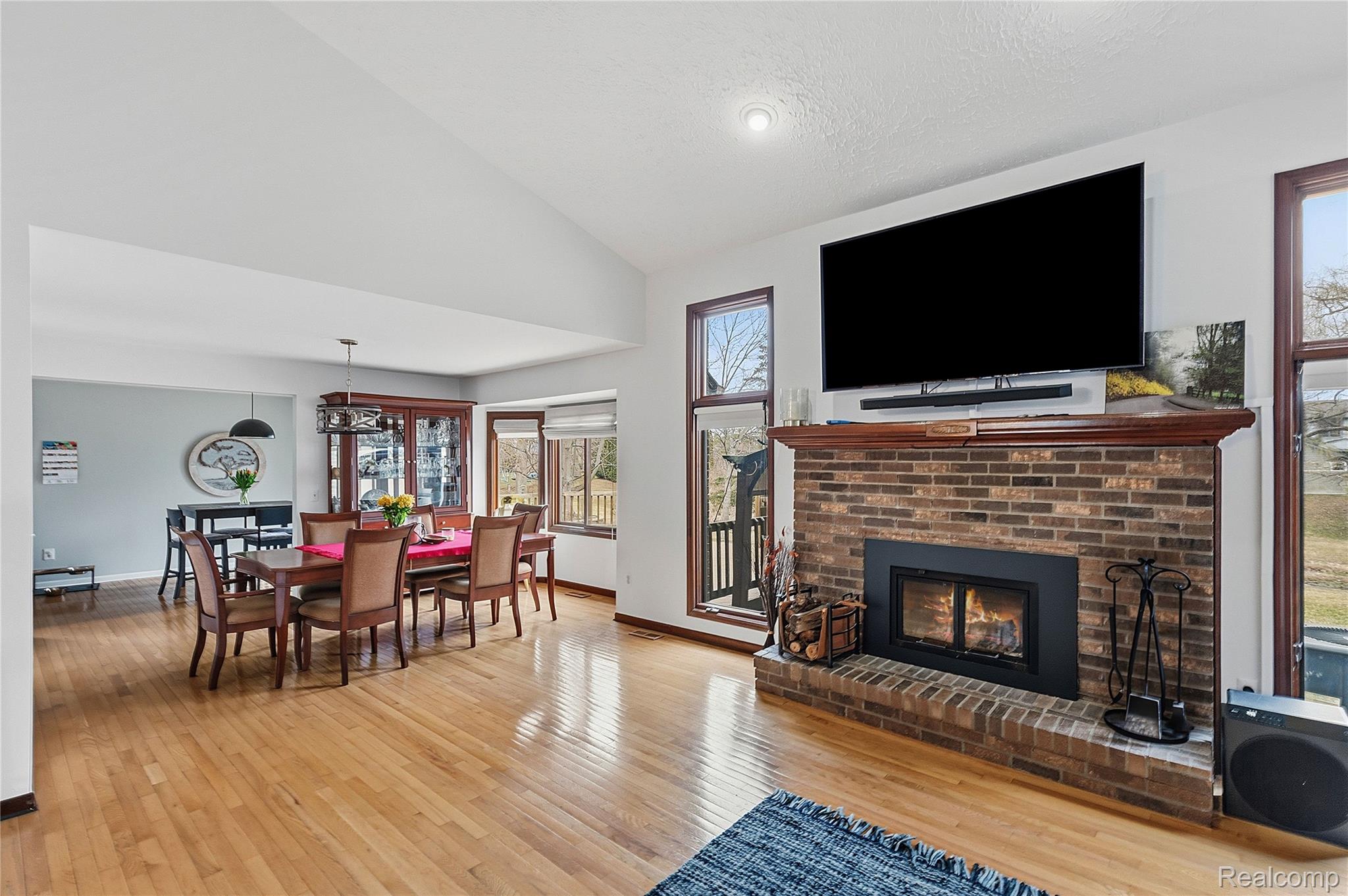 26525 Mapleridge Drive