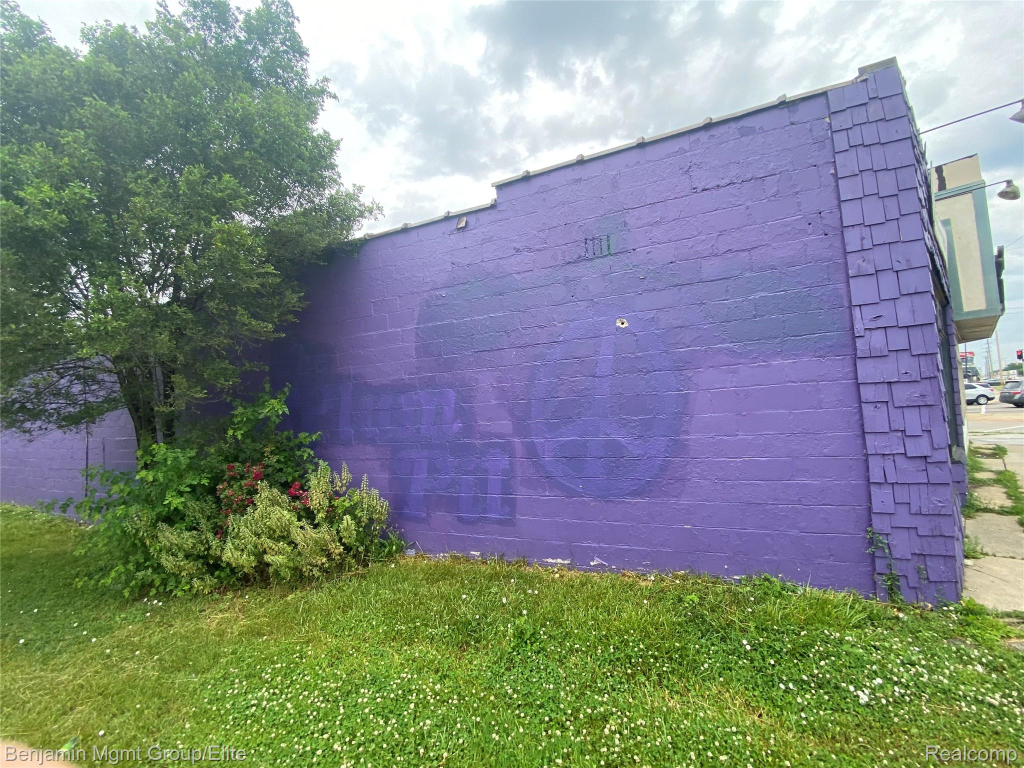 24953 Gratiot Avenue