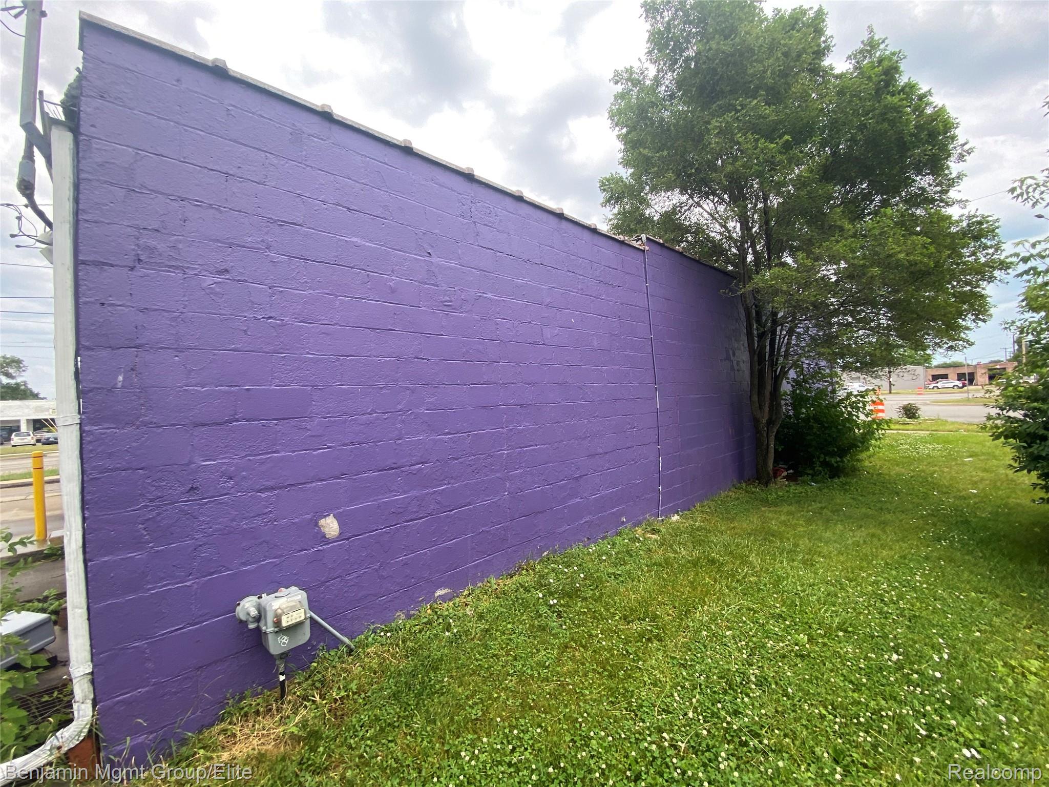 24953 Gratiot Avenue