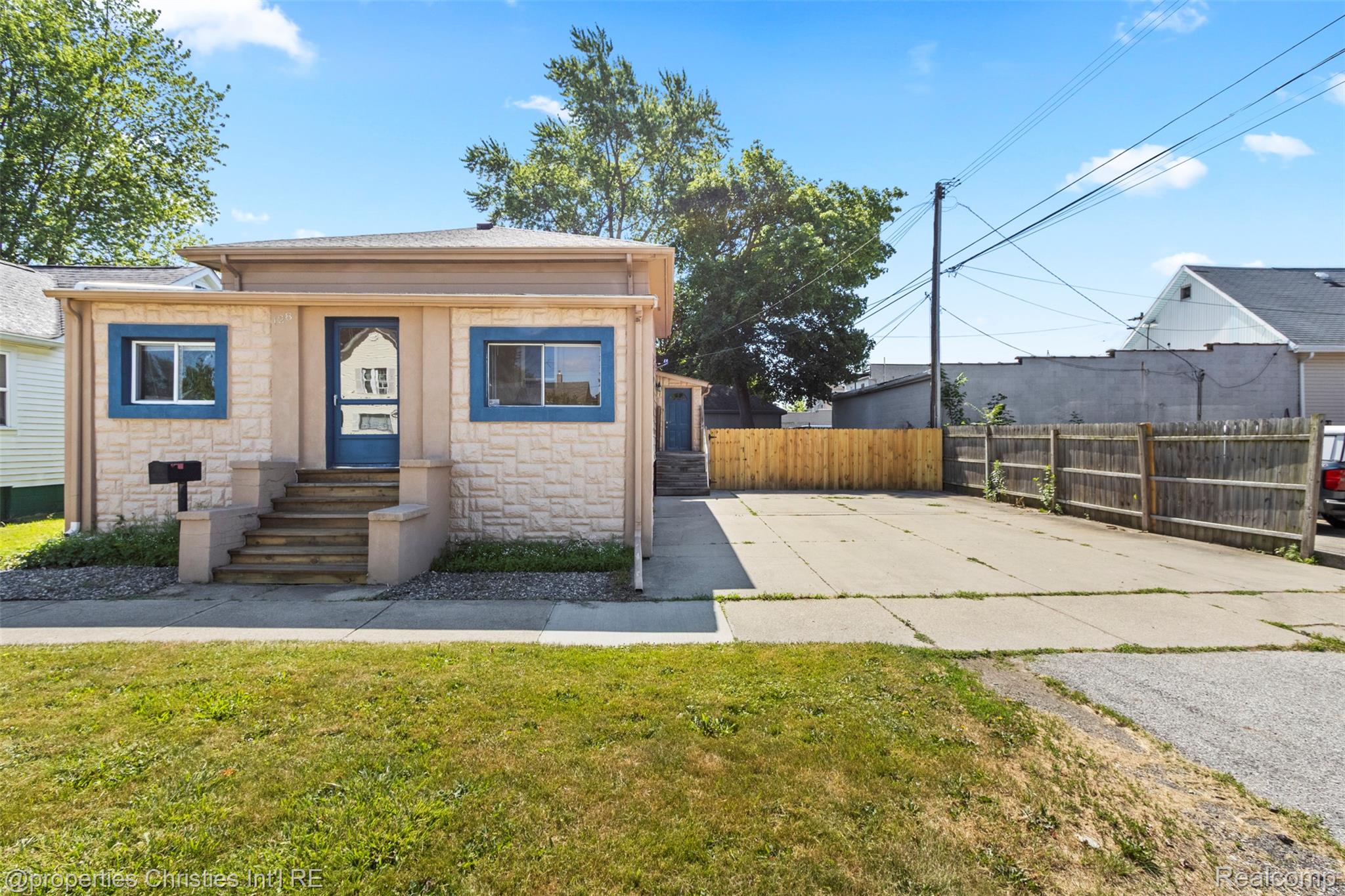 128 N Mary Street